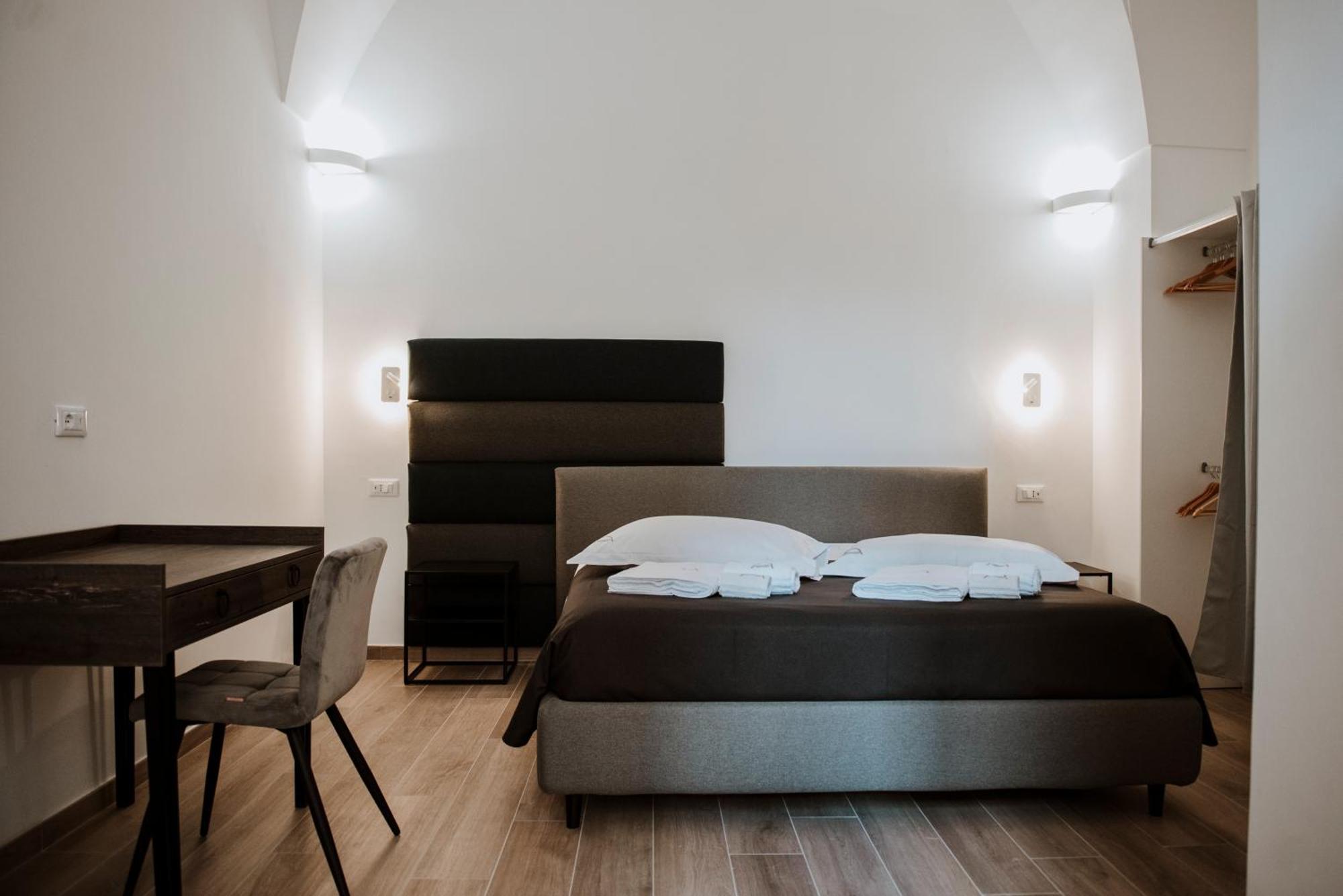 Signuria Dimora Esclusiva Bed & Breakfast Lecce Exterior photo